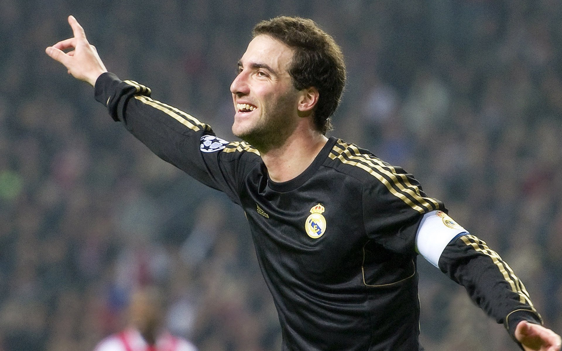 幸运队球员个个状态爆棚，共同打造胜利，幸运星足球队俱乐部